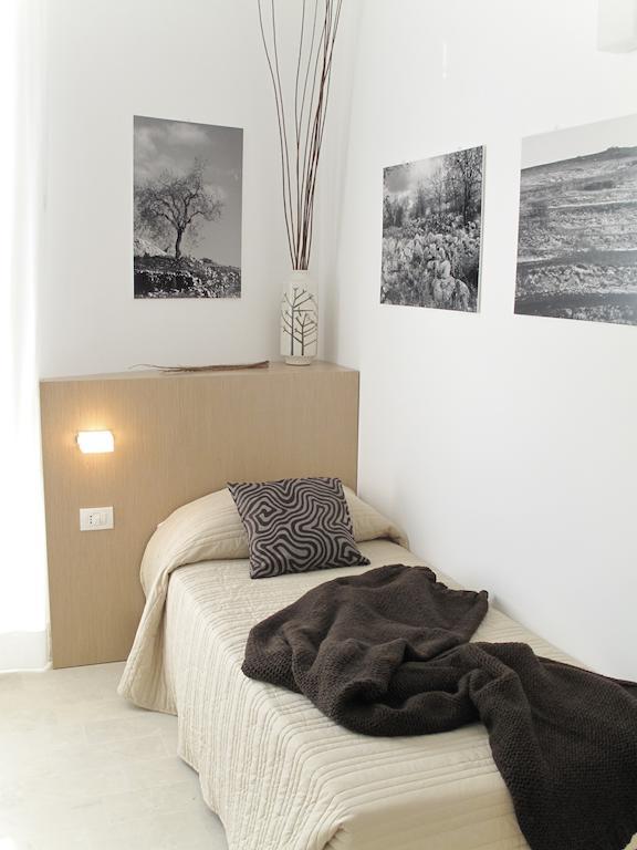 Bed and Breakfast Le Stanze Del Sole à Raguse Chambre photo
